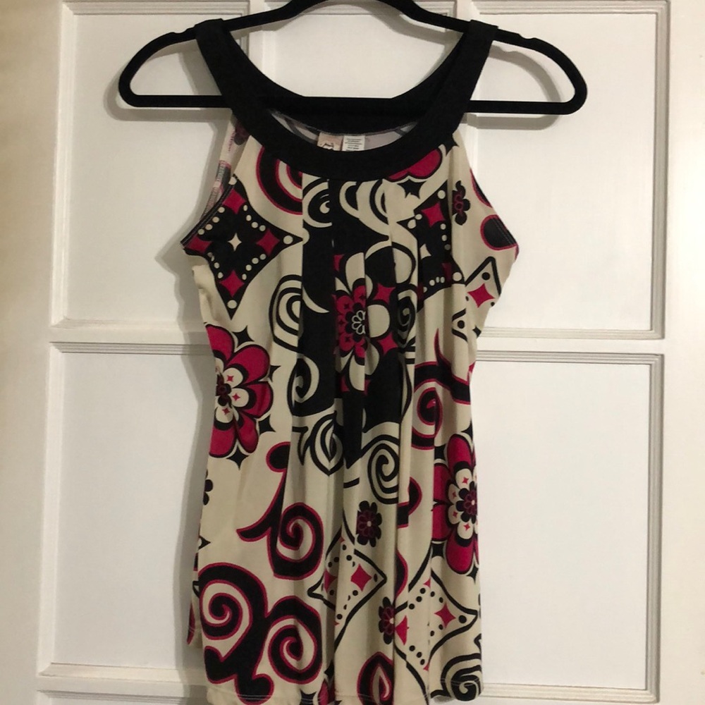 L8teR sleeveless top with cute pattern